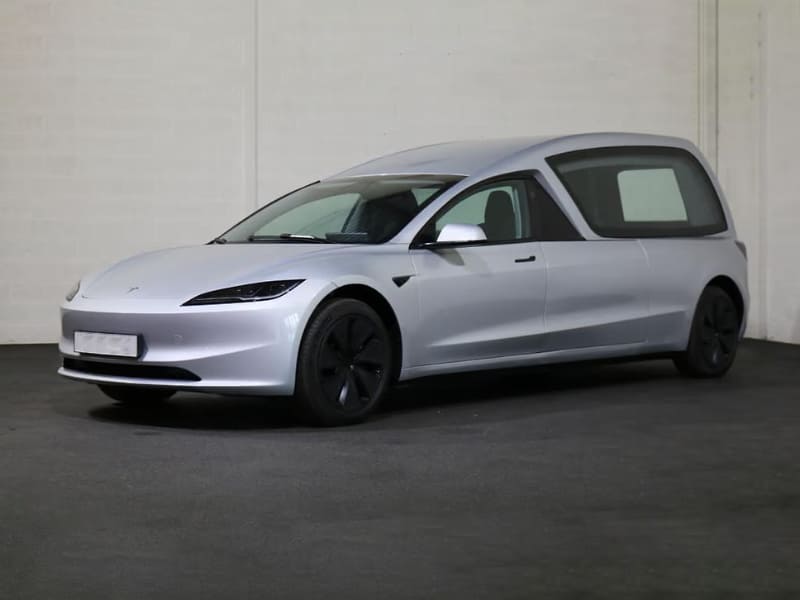 TESLA-КАТАФАЛК